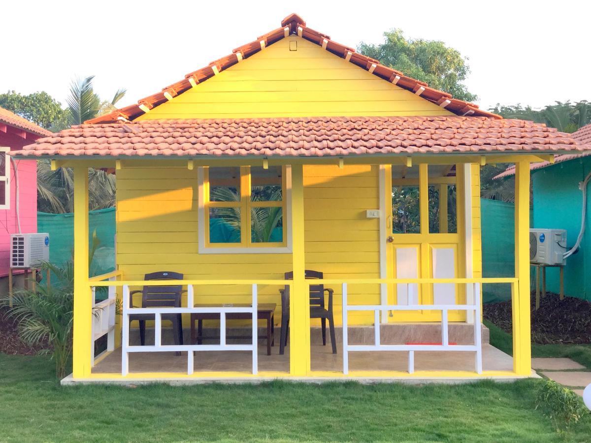 Morjim Queen Beach Resort Esterno foto