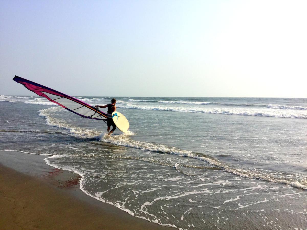Morjim Queen Beach Resort Esterno foto