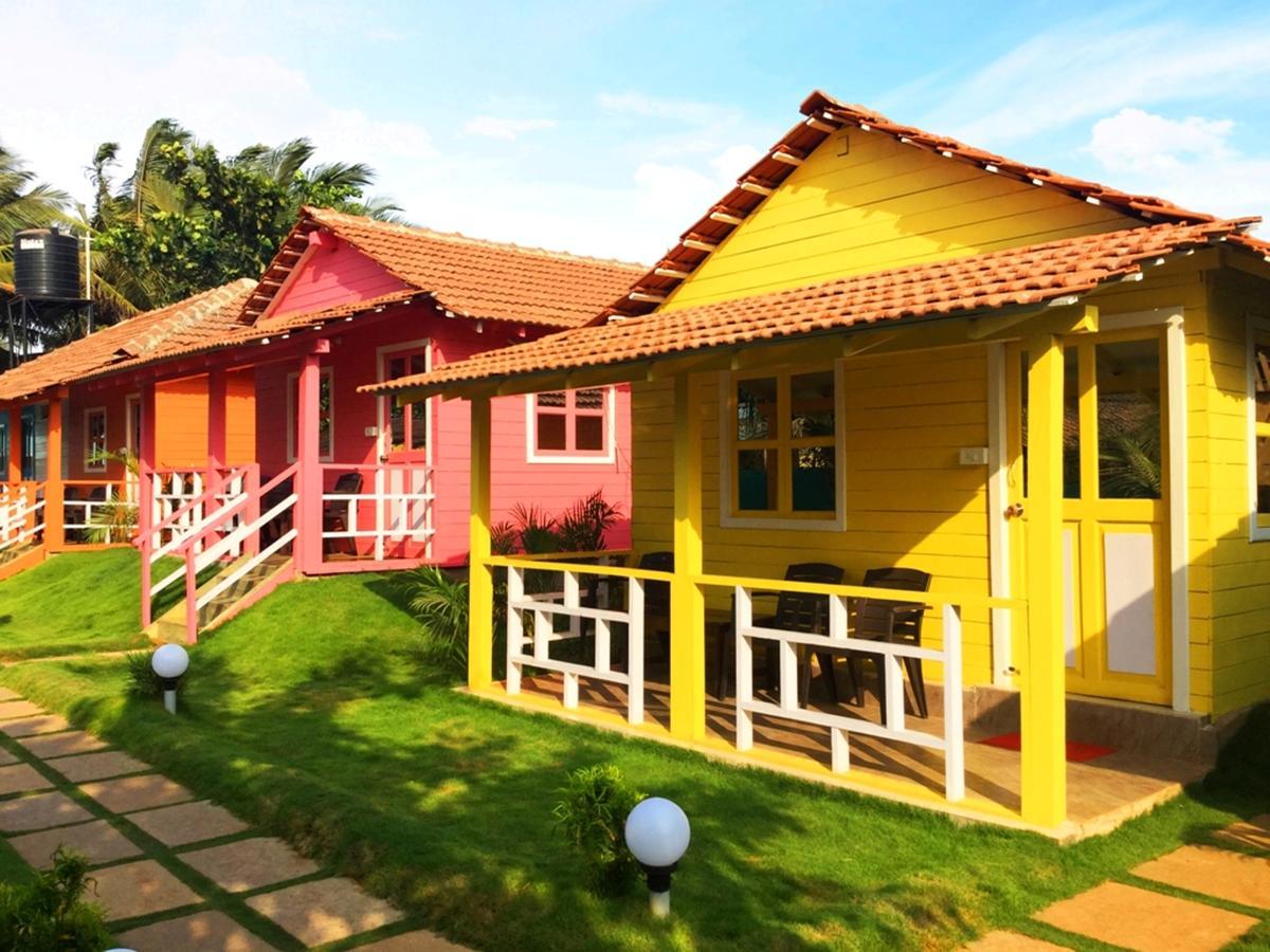 Morjim Queen Beach Resort Esterno foto