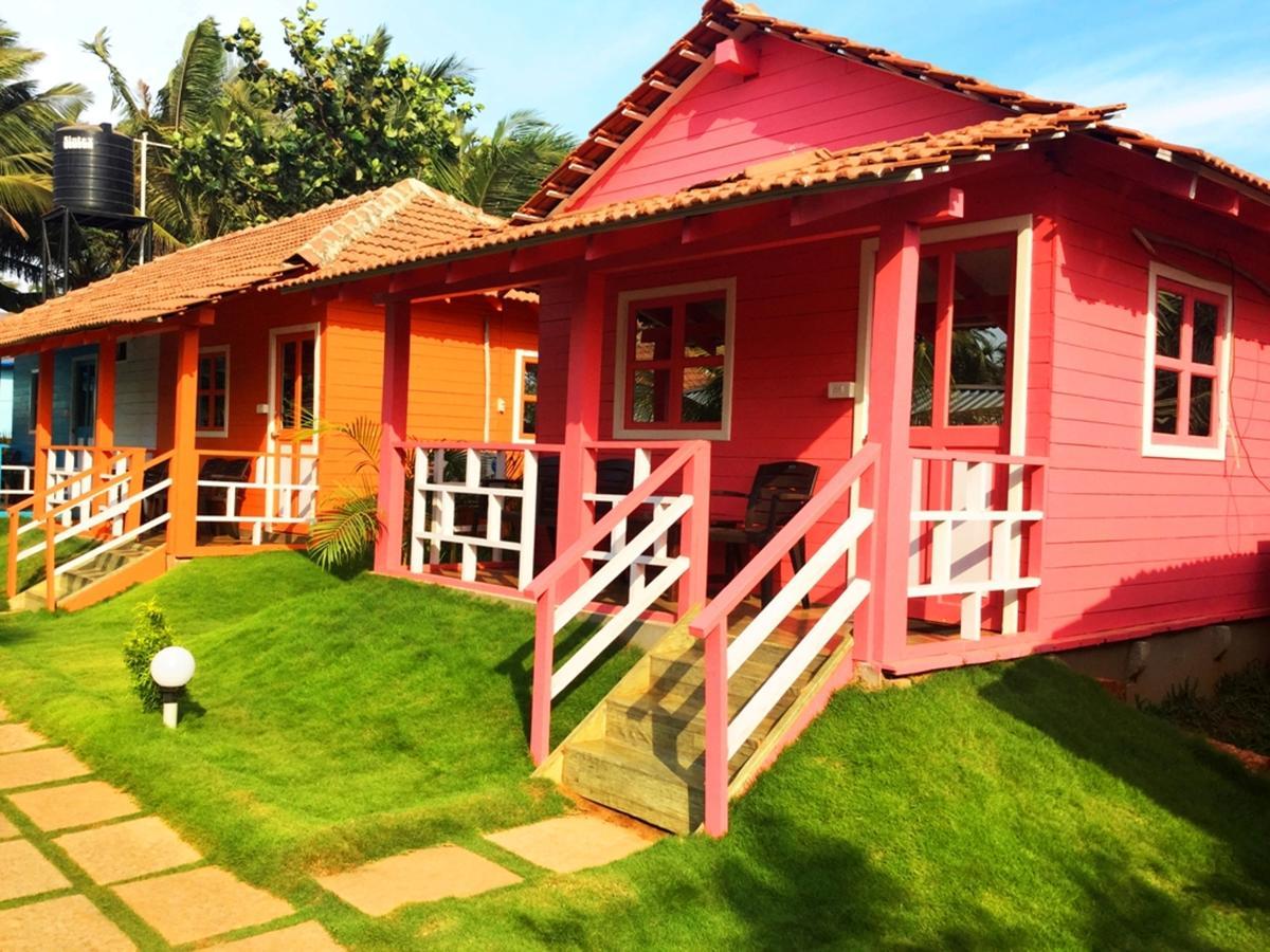 Morjim Queen Beach Resort Esterno foto