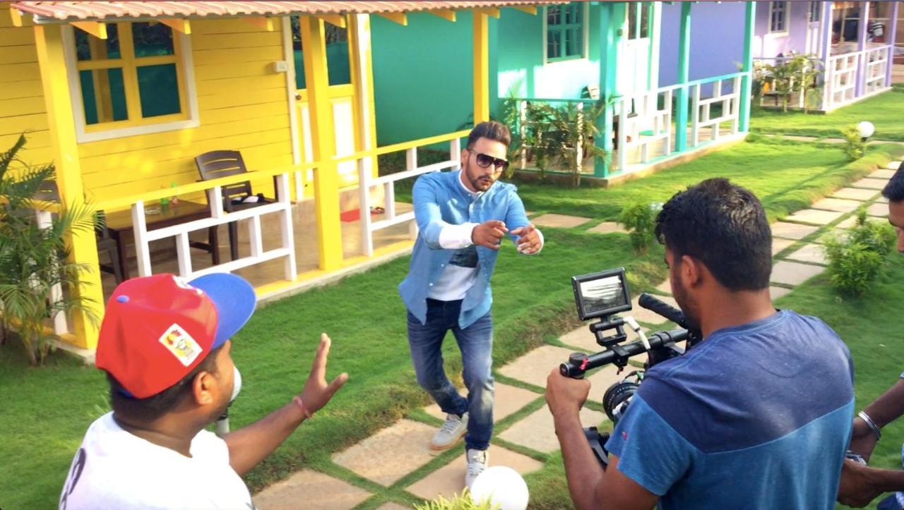 Morjim Queen Beach Resort Esterno foto