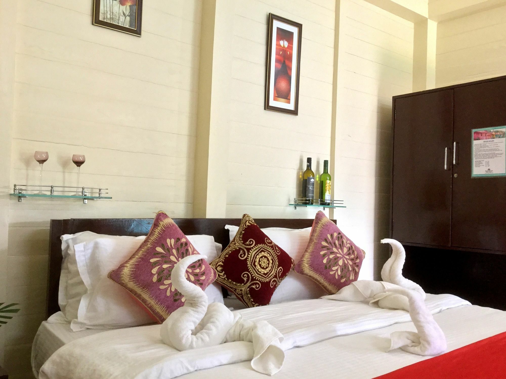 Morjim Queen Beach Resort Esterno foto